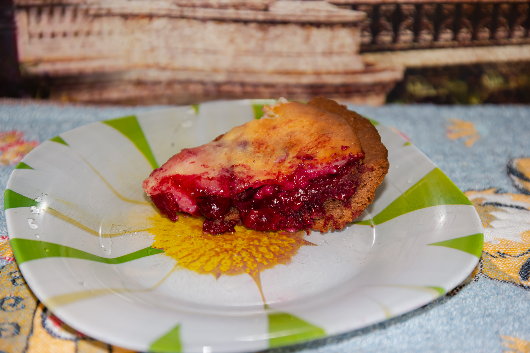 Фото к рецепту Пирог с вишней и сметанной заливкой Пирог с вишней и сметанной заливкой