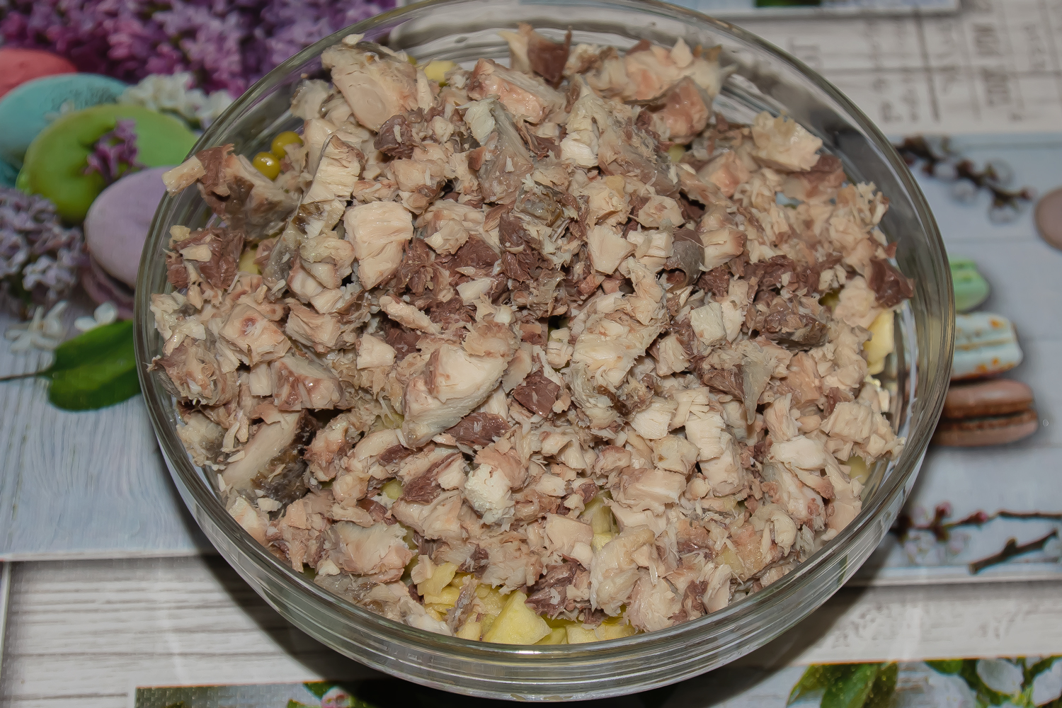 готовый салат по рецепту Салат из яиц и копченой скумбрии