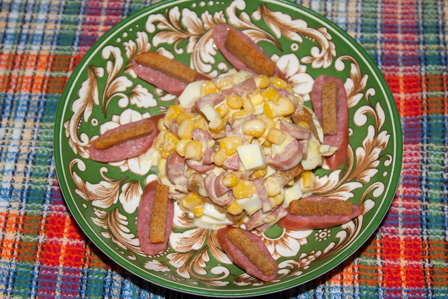 Фото к рецепту Салат с сухариками Салат с сухариками