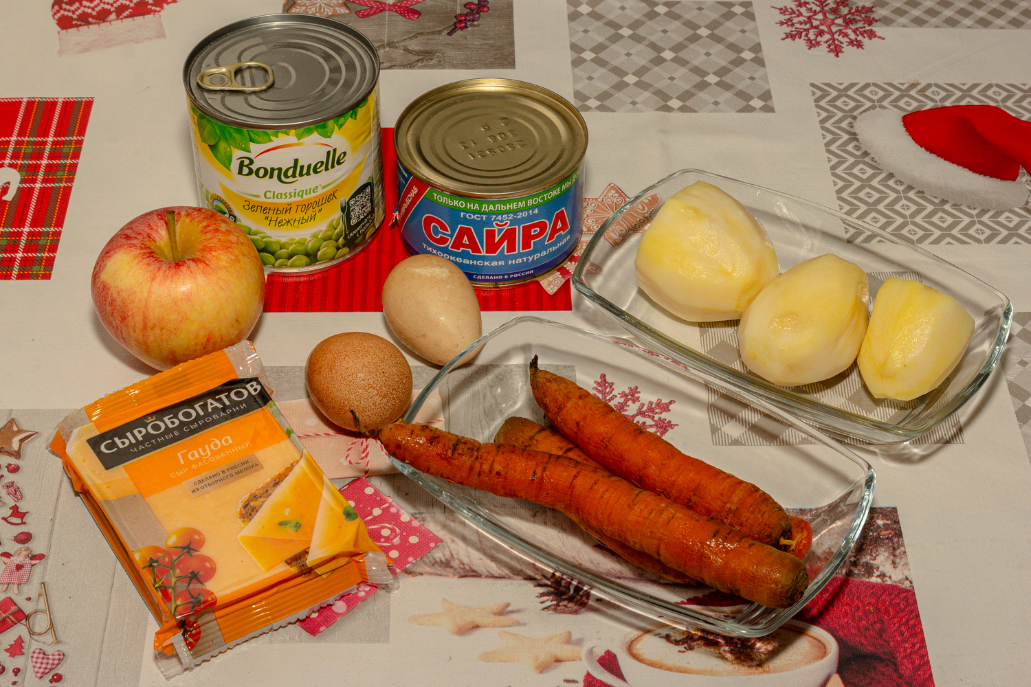 продукты для рецепта Салат Дамский каприз с сайрой