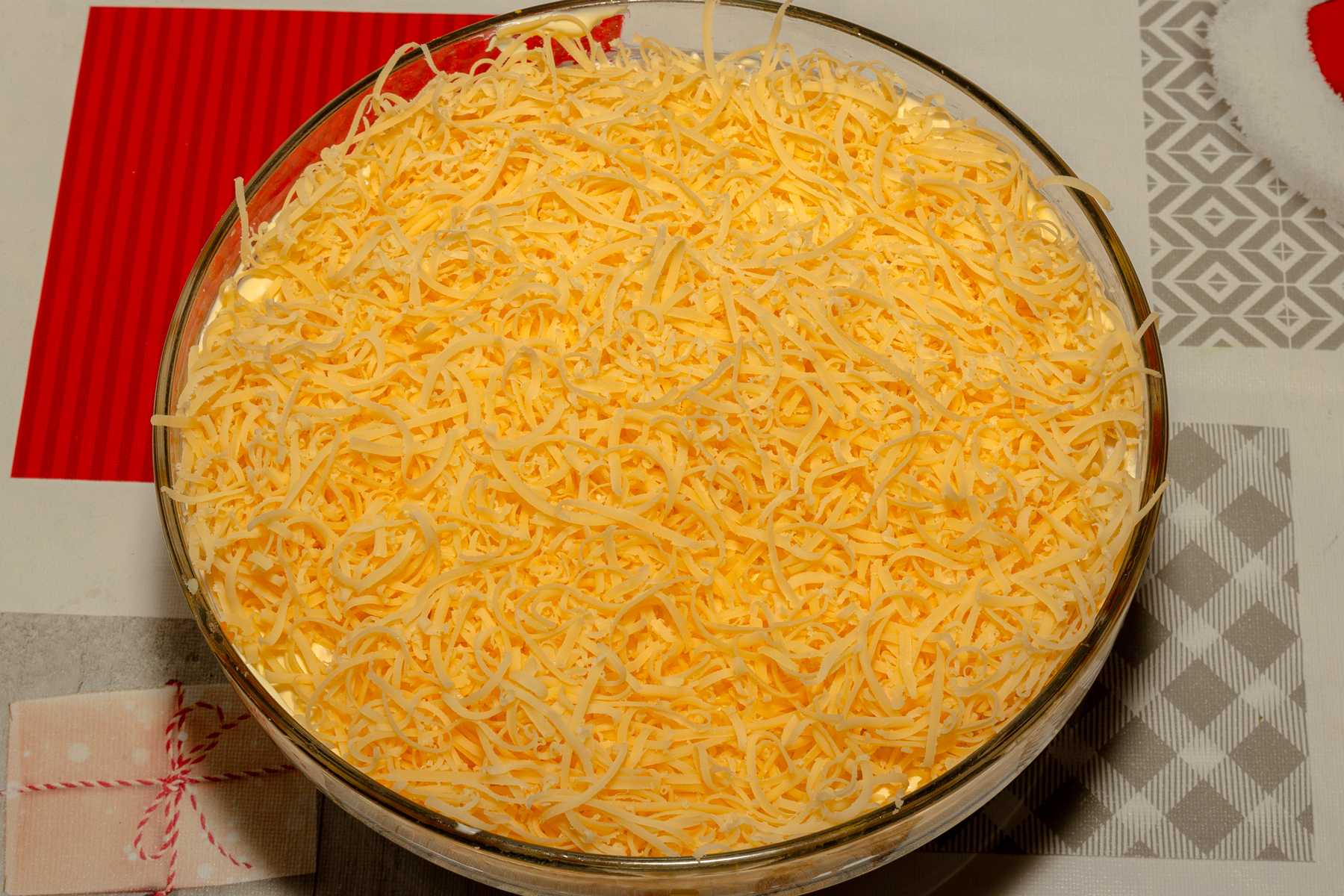 Салат "Дамский каприз" с сайрой