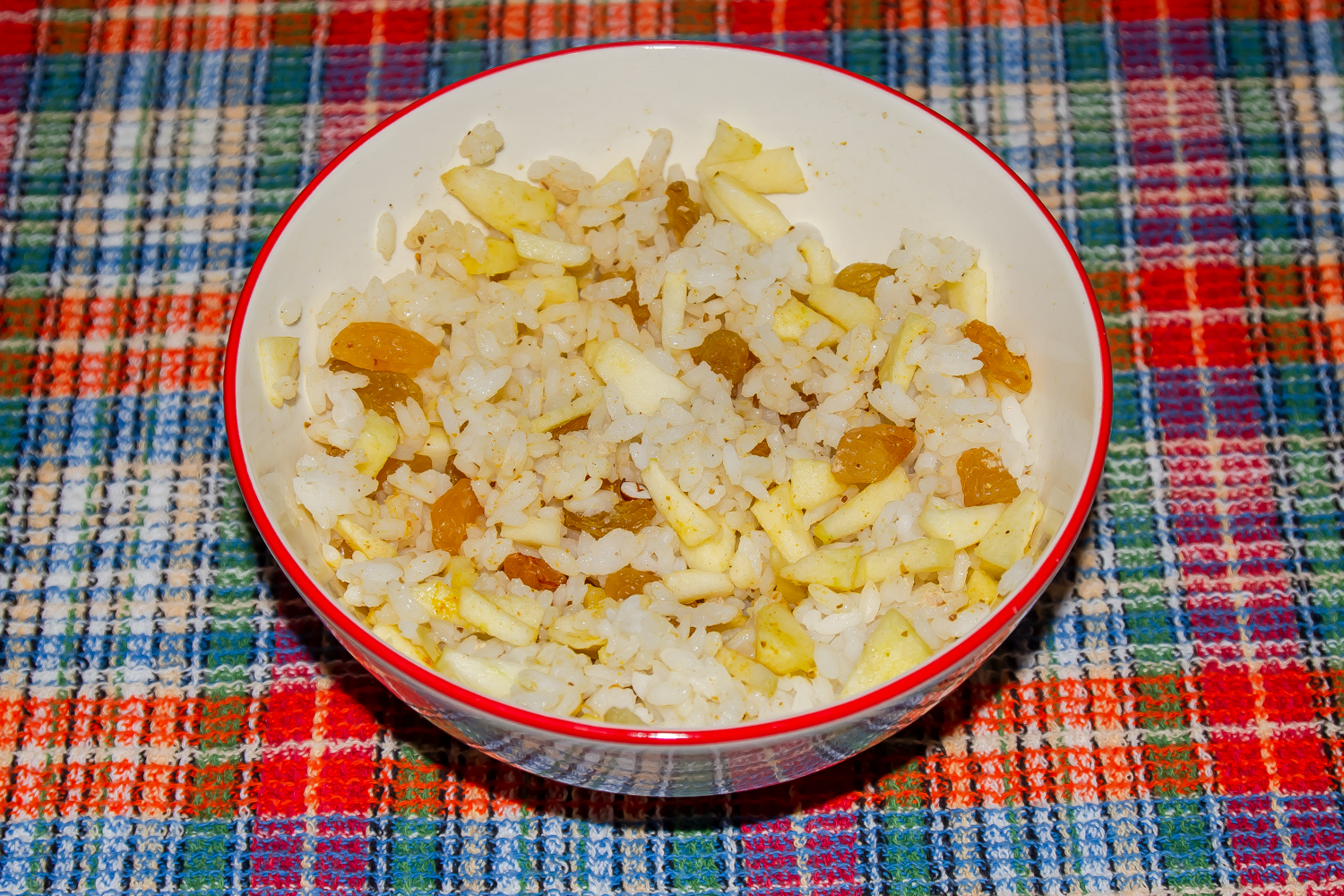 смещать рис с яблоком и изюмом по рецепту Фаршированная курица рис с яблоком и изюмом по рецепту Фаршированная курица