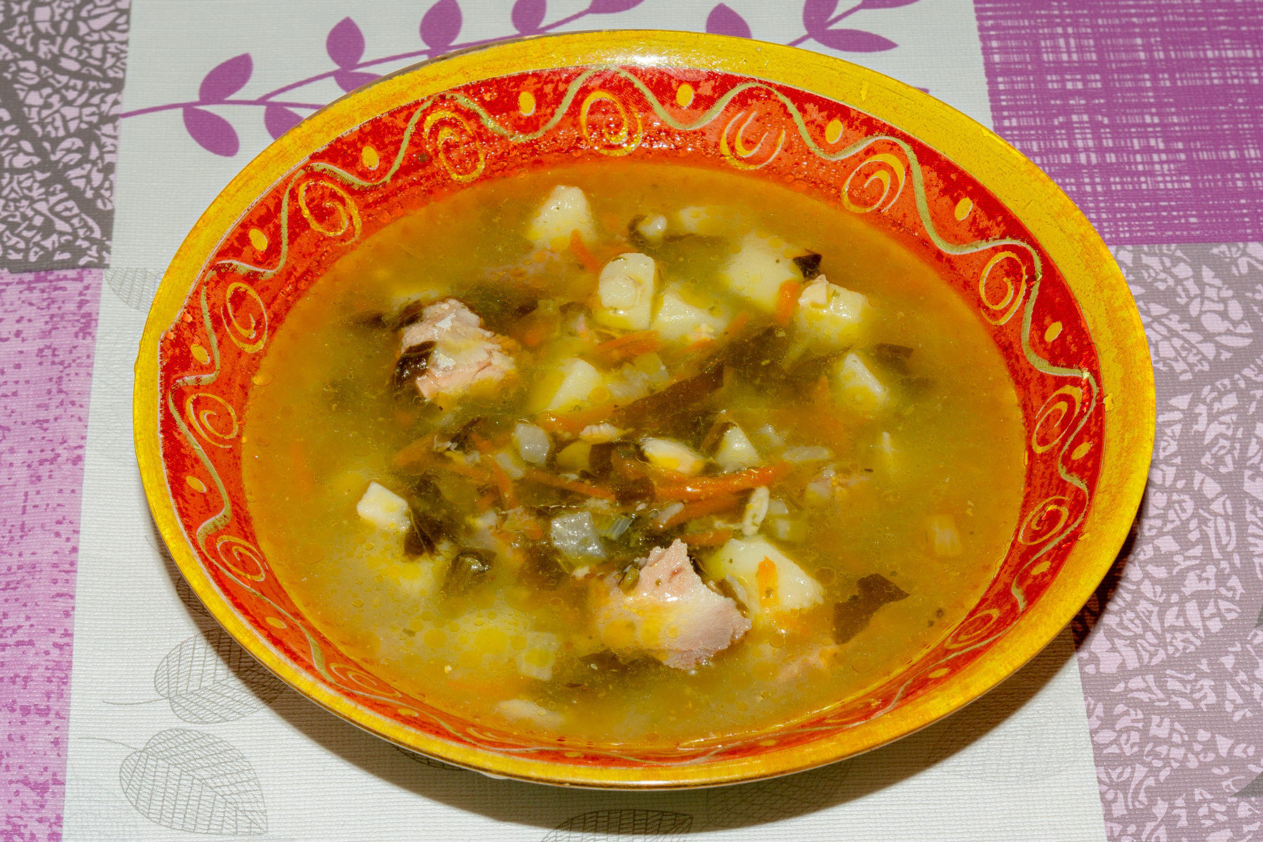 Фото к рецепту Рыбный суп с картофелем и перловой крупой Рыбный суп с картофелем и перловой крупой