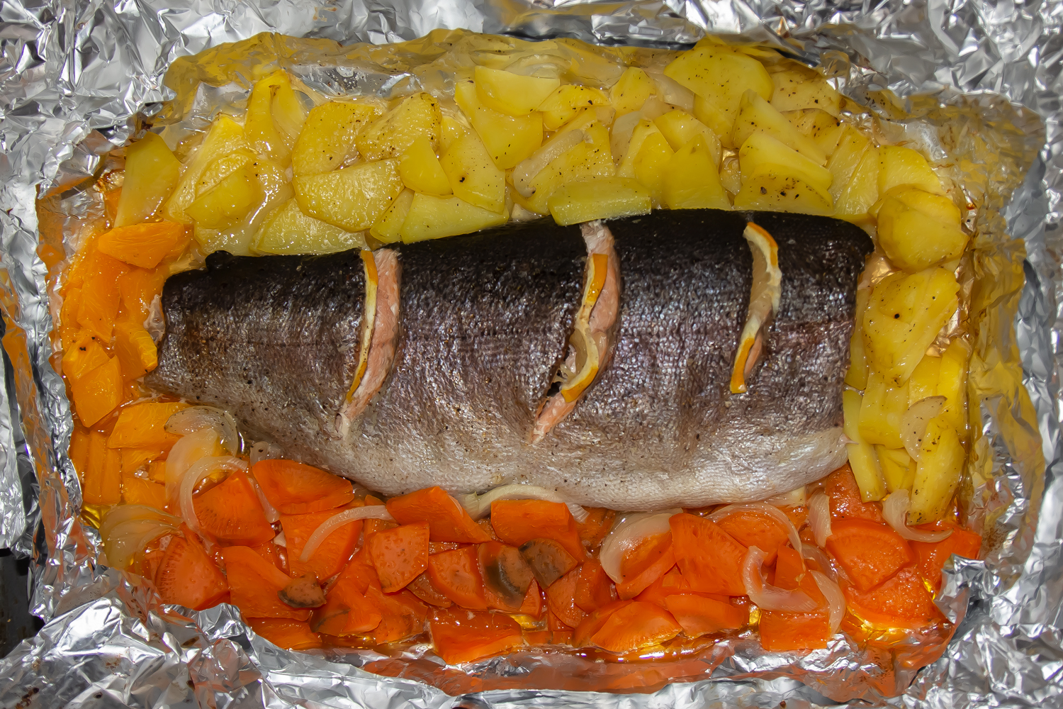 готовая рыба по рецепту Форель с овощами 