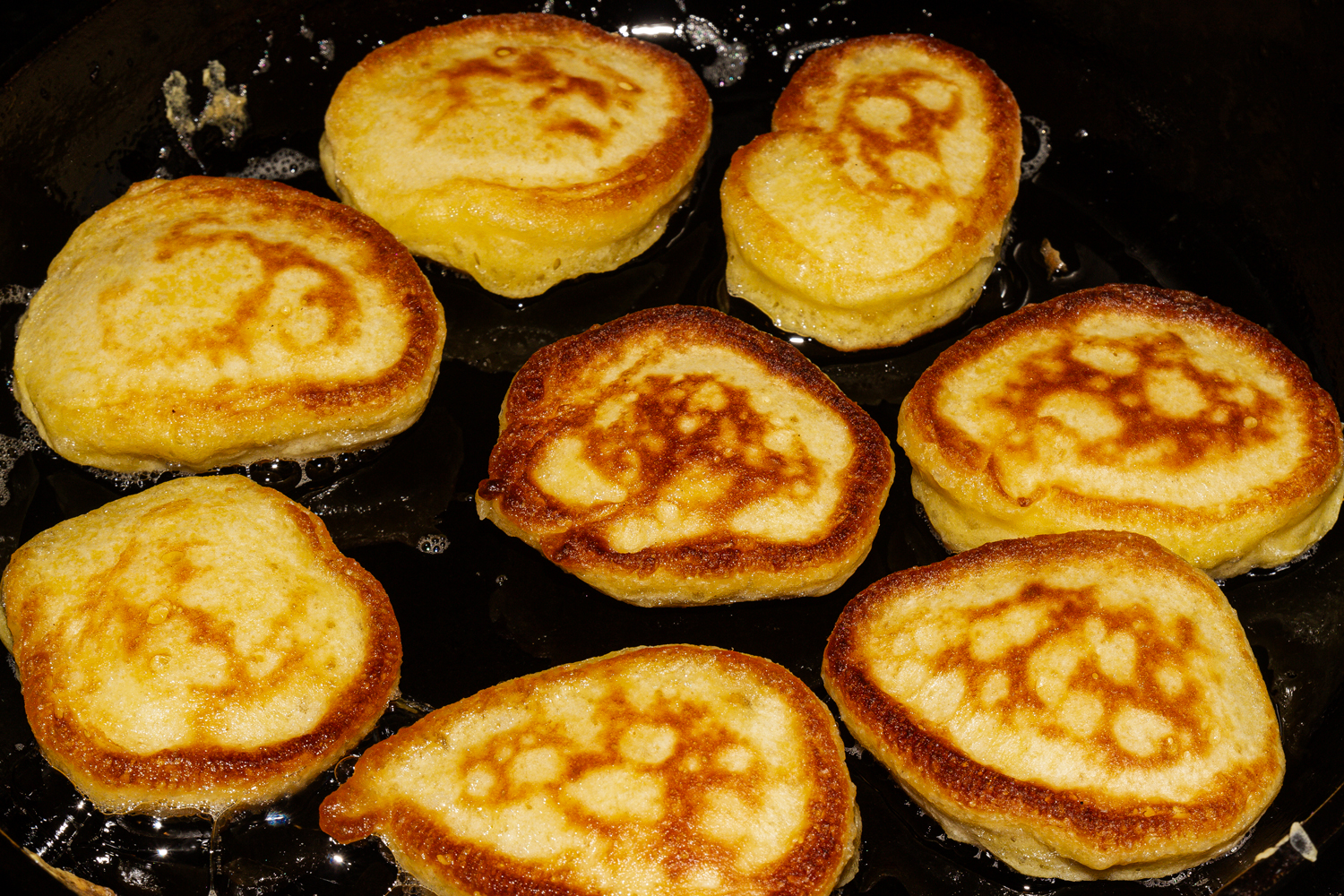 Кефирные оладьи с манной крупой