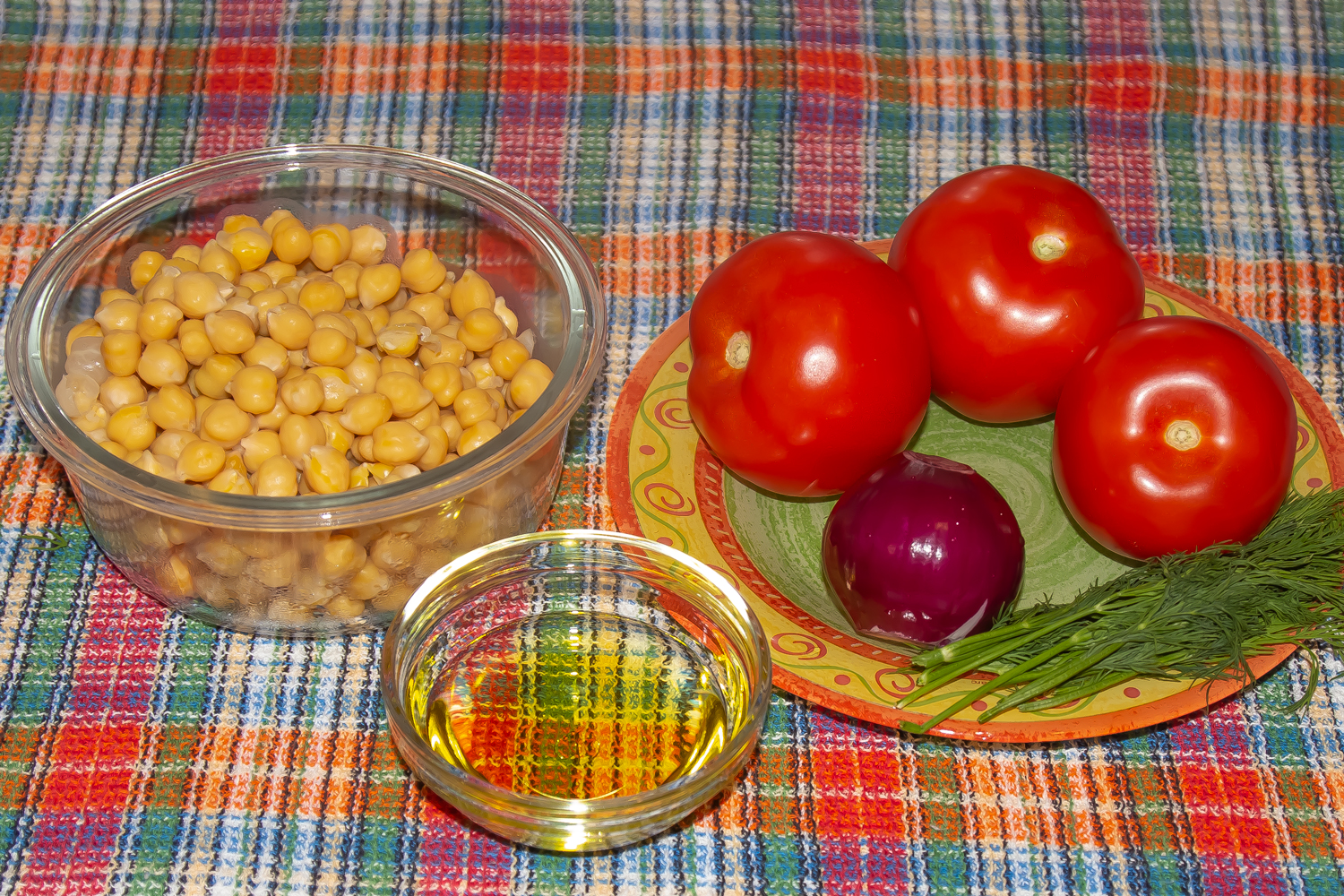 продукты для рецепта Простой салат с помидорами