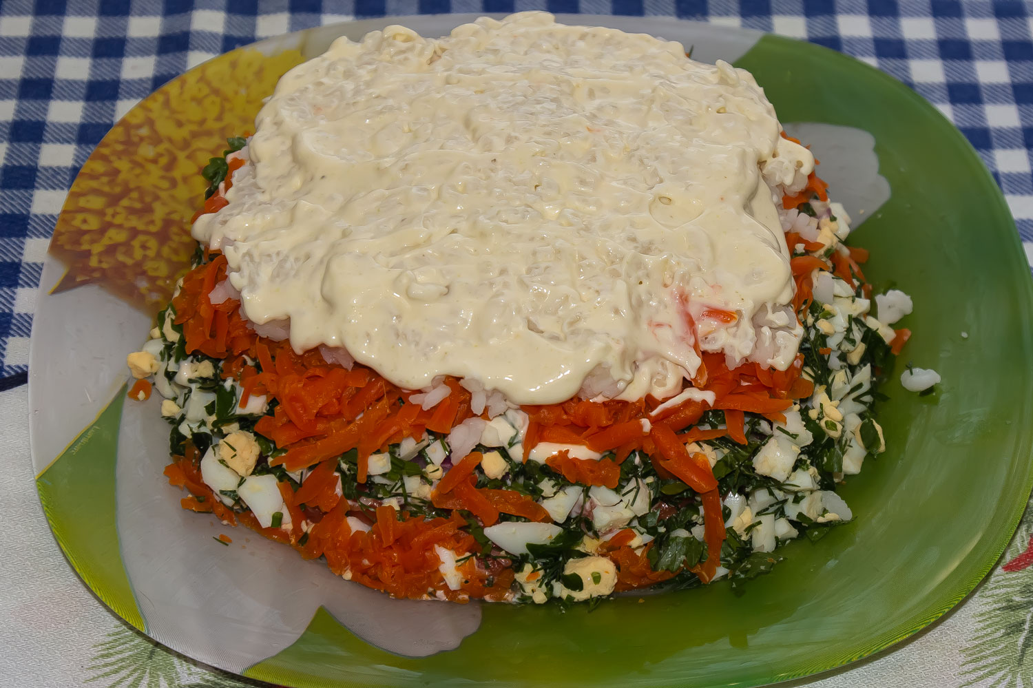 последний слой по рецепту Слоеный салат с красной рыбой