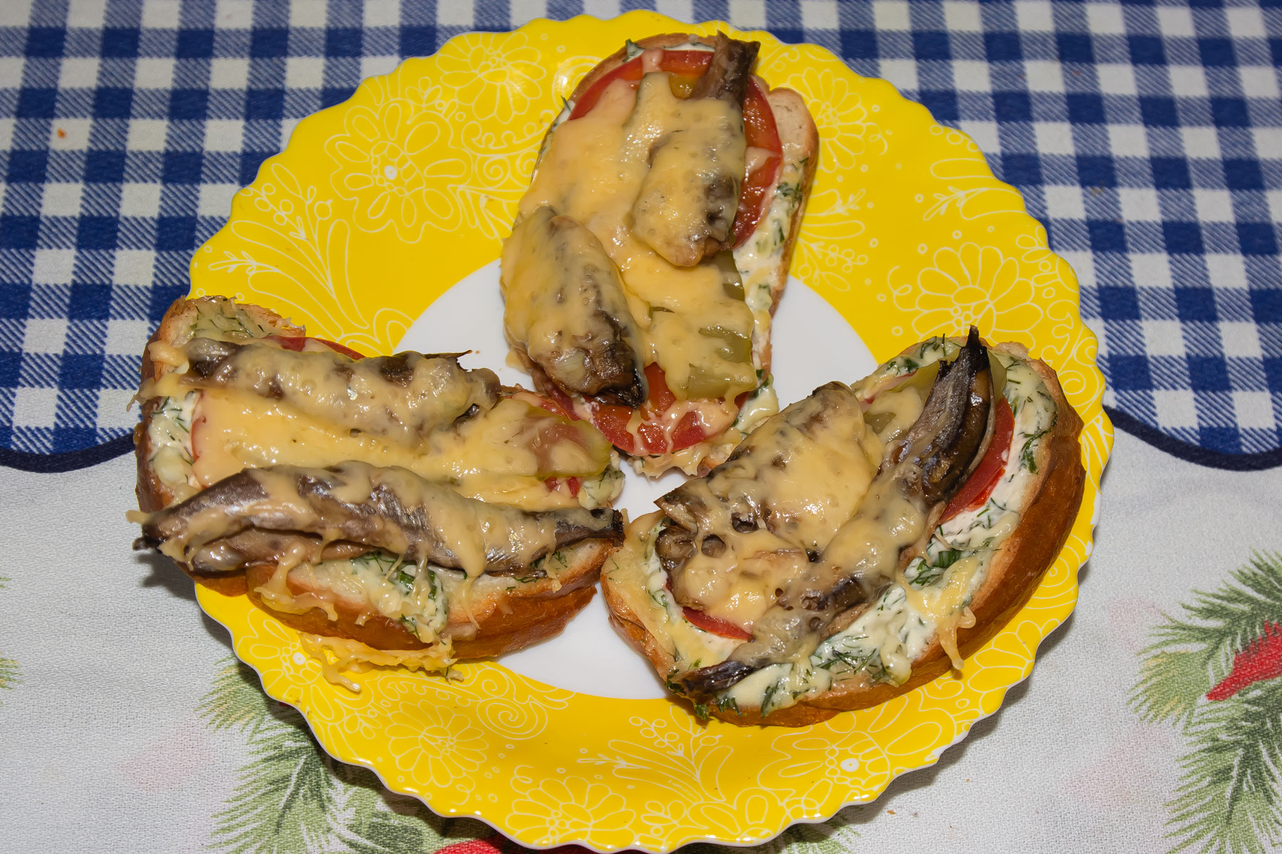 Горячие бутерброды со шпротами