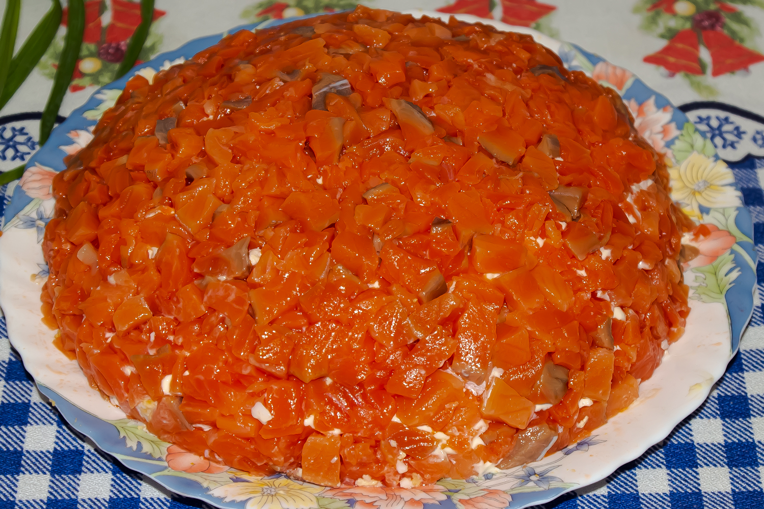 готовый салат по рецепту Салат с семгой Министерский 