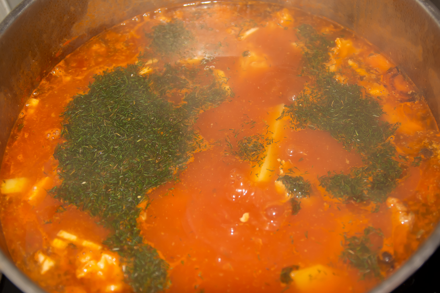 готовое блюдо по рецепту Картошка с мясом тушеная в кастрюле