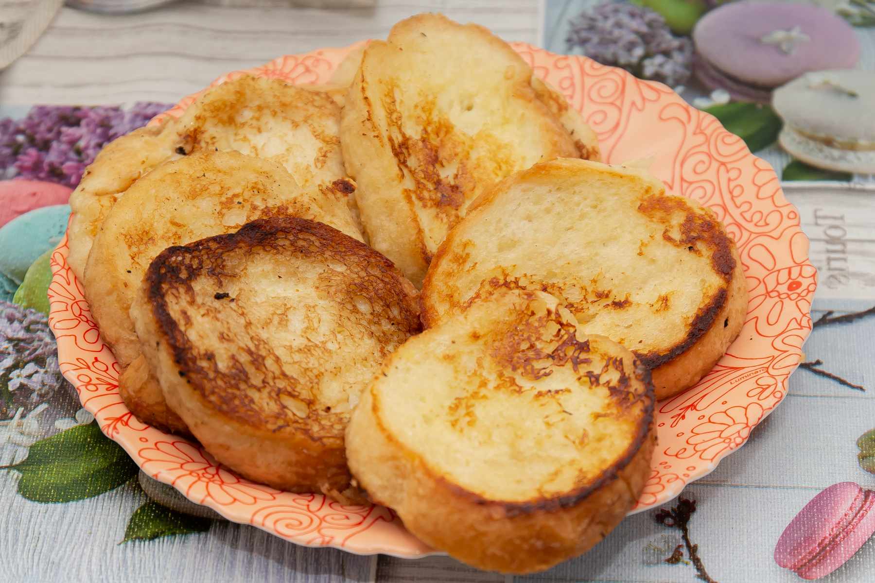 Гренки в яично-молочной смеси