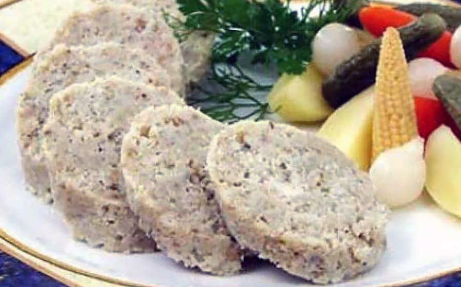 Фото к рецепту Колбаски рыбные с чесноком Колбаски рыбные с чесноком