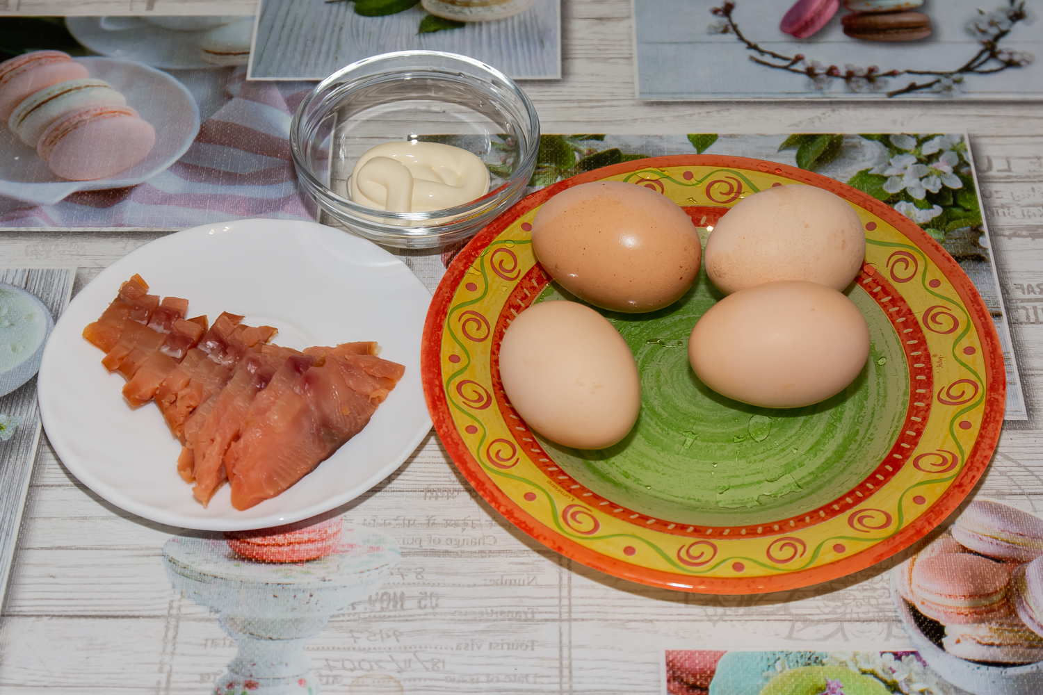 продукты для рецепта Яйцо фаршированное копченое рыбой